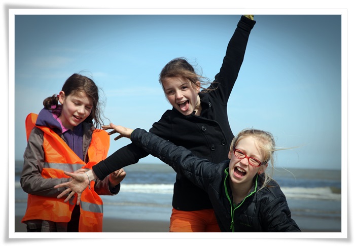 Vriendinnen poseren voor de foto