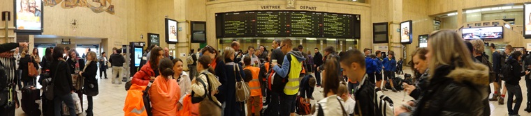 Panoramafoto van de groep in het centraal station